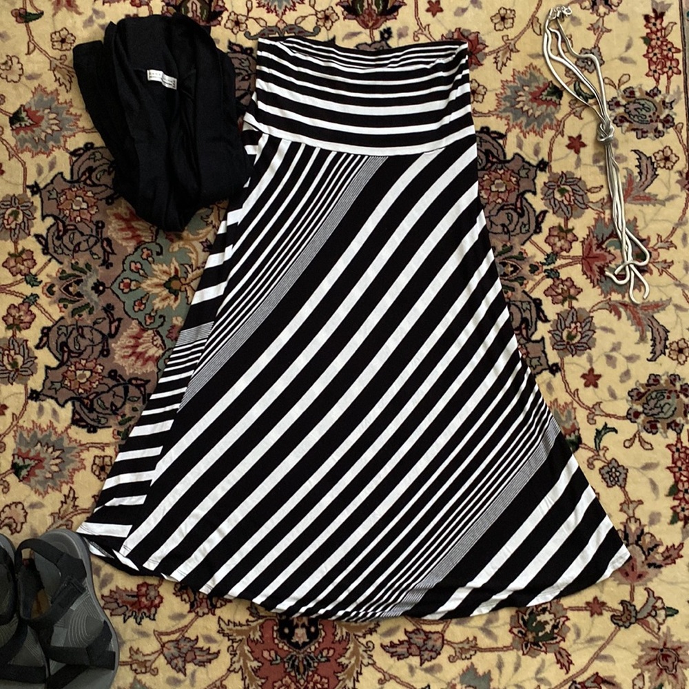 Bobeau Black and White diagonal Stripes Maxi Skirt sz M